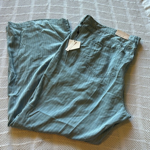 NYDJ NWT Teresa Wide Leg Summer Stripe Placket Pants - Picture 2 of 12